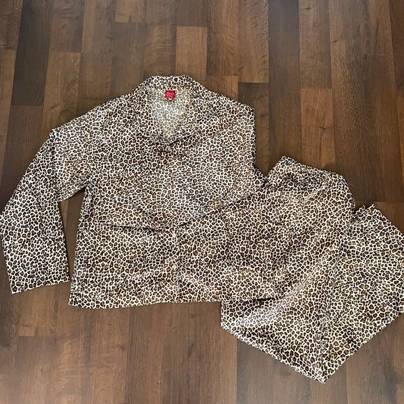 Austin Clothing Co Satin Pajama Set Leopard Print Long Sleeves & Pants Sz LARGE - Picture 1 of 10